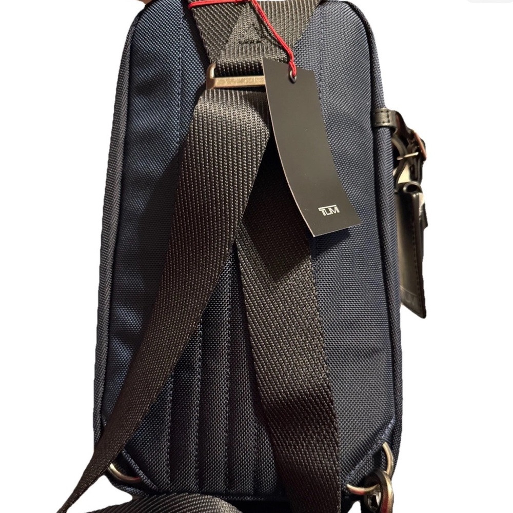 Tumi Fremont FIFE Slim Sling Bag Navy Blue NWT UNISEX - Picture 7 of 8